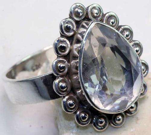BEAUTIFUL .925 SILVER AND CRYSTAL QUARTS RING