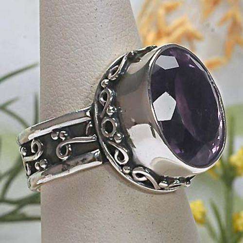 BEAUTIFUL .925 SILVER AND AMETHYST RING