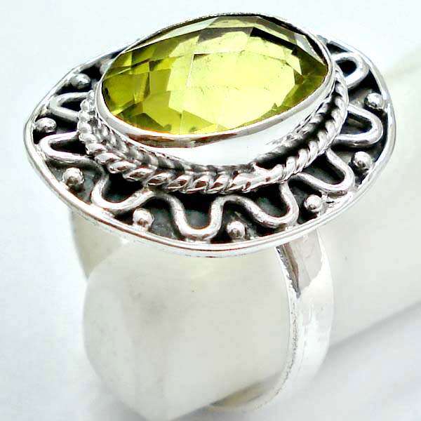 BEAUTIFUL .925 SILVER AND LEMON TOPAZ RING