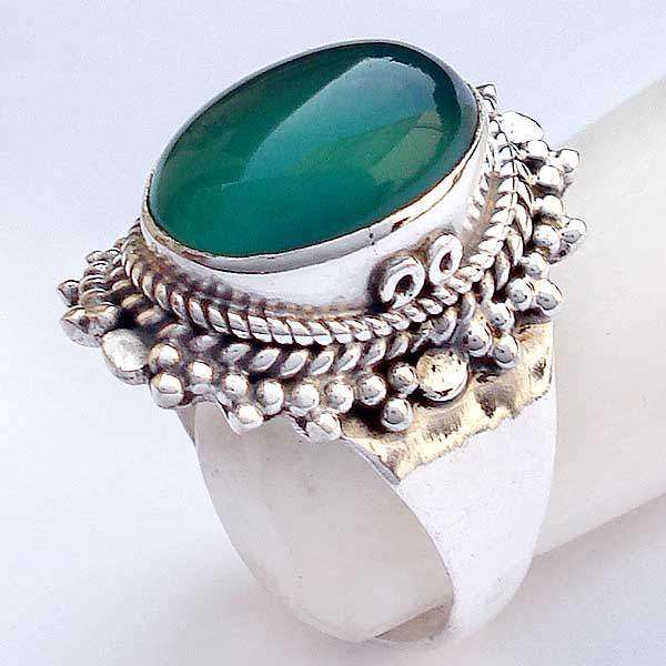 BEAUTIFUL .925 SILVER ANDGREEN ONYX RING