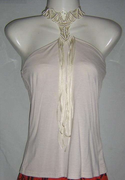STUNNING HALTERNECK-STYLE TOP