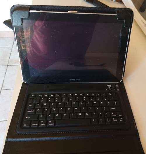 Samsung Galaxy Tablet GT-P7500 10.1"  urgent sale Price dropped