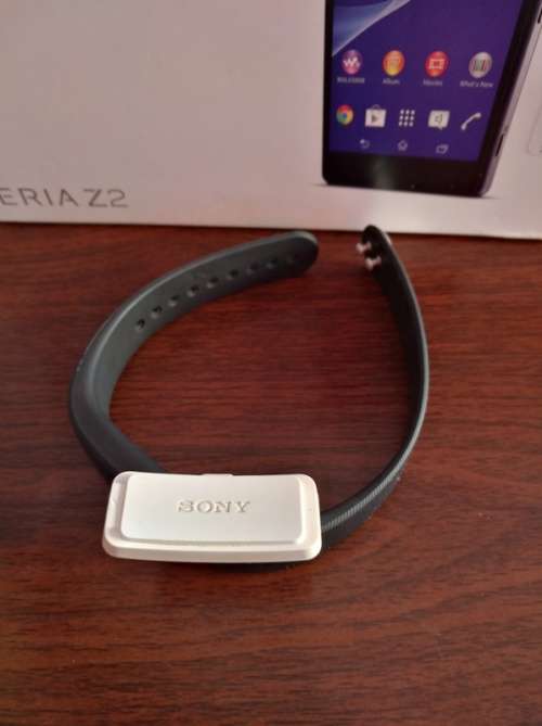 Sony Xperia Z2 plus Smartband (Like New)