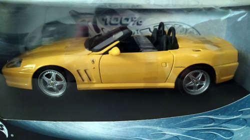 **RARE & NEW** 1/18 Hot Wheels Ferrari 550 Barchetta Pininfarina - Yellow