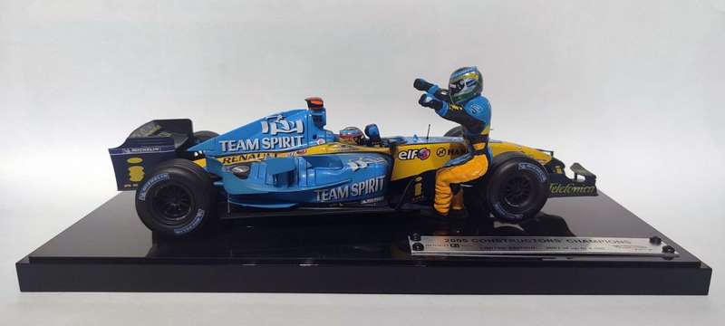 *RARE/MISSING MIRROR* 1/18 Hot Wheels Renault F1 Team 2005 Constructors` Champions LE 0001 of 4300