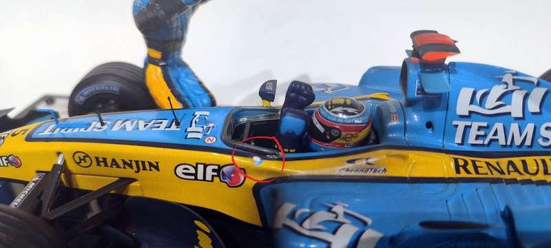 *RARE/MISSING MIRROR* 1/18 Hot Wheels Renault F1 Team 2005 Constructors` Champions LE 0001 of 4300