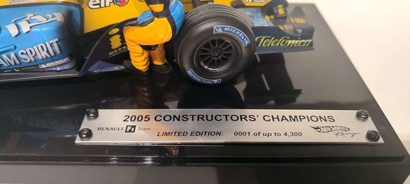 *RARE/MISSING MIRROR* 1/18 Hot Wheels Renault F1 Team 2005 Constructors` Champions LE 0001 of 4300
