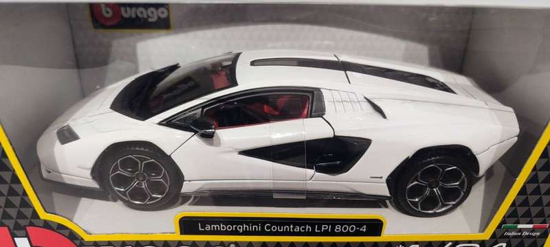 **NEW** 1/24 Bburago Lamborghini Countach LPI 800-4 White