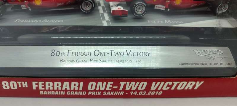 **VERY RARE/AS NEW* 1/43 HW Racing Ferrari 80th 1-2 Victory Set BahrainGP 2010 Alonso-Massa (LE0686)