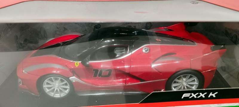 **NEW** 1/18 Bburago Ferrari FXX-K #10 Red