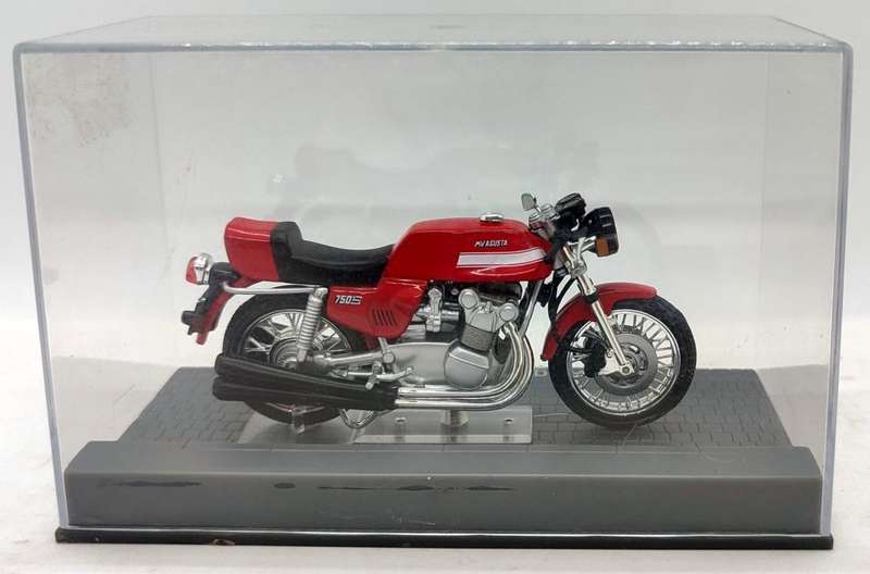 **Rare/Pre-loved** 1/24 IXO/Edicola Motorcycle - MV Agusta 750S 1973 - Red