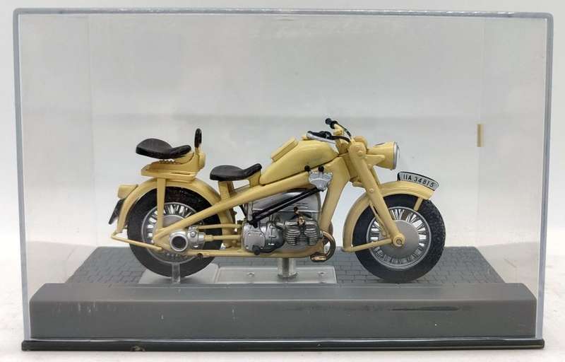 **Rare/Pre-loved** 1/24 IXO/Edicola Motorcycle - Zündapp KS750 1941 - Khaki