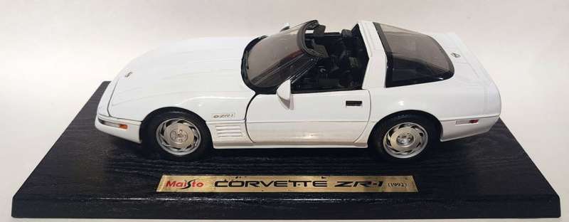 **Pre-Loved/Boxed** 1/18 Maisto Special Edition Corvette ZR-1 1992 - White