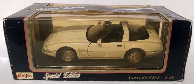 **Pre-Loved/Boxed** 1/18 Maisto Special Edition Corvette ZR-1 1992 - White