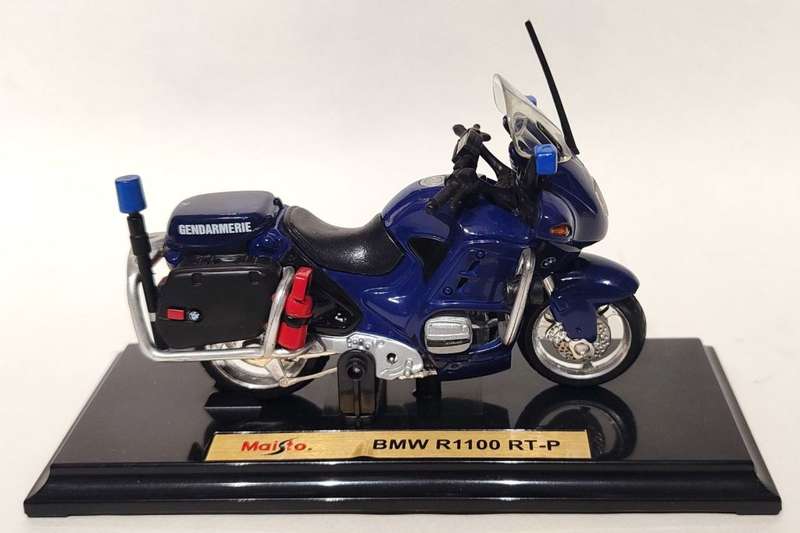 **Pre-Loved/With Baseplate/No Box** 1/18 Maisto BMW R1100RT-P Gendarmerie/Police - Blue