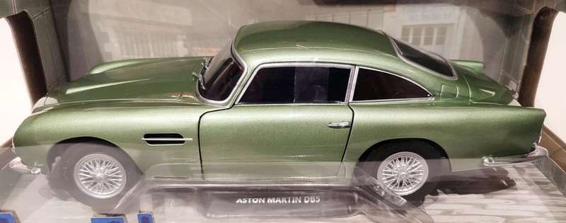 **NEW/BOXED** 1/18 Solido 1964 Aston Martin DB5 Porcelain Green Metallic