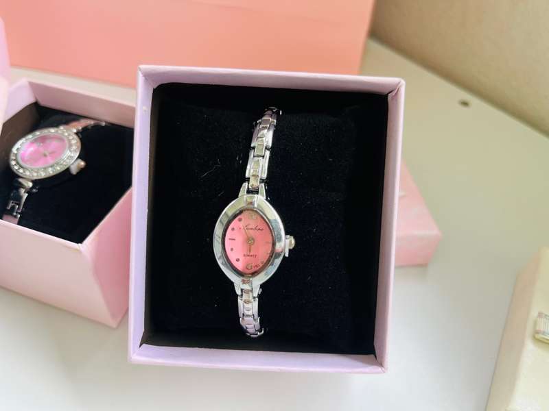 Women`s Silver Chain Link Watch