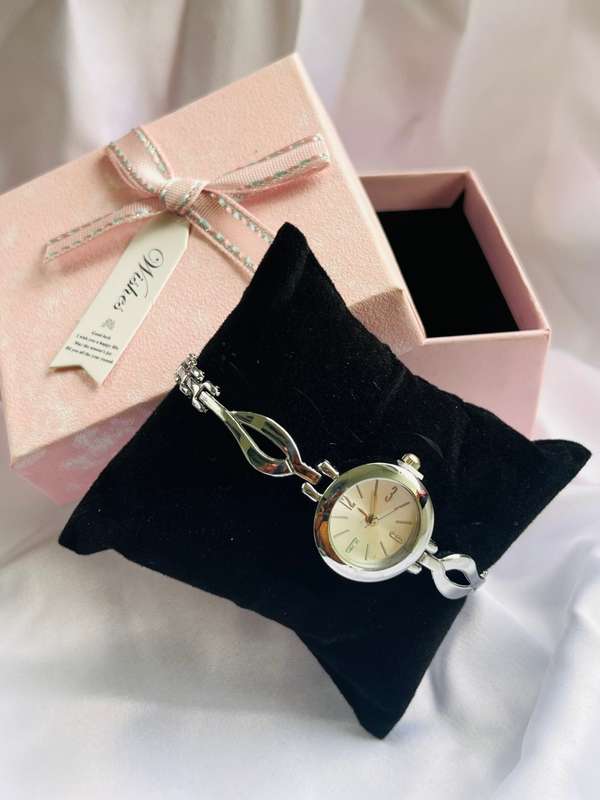 Women`s Silver Chain Link Watch