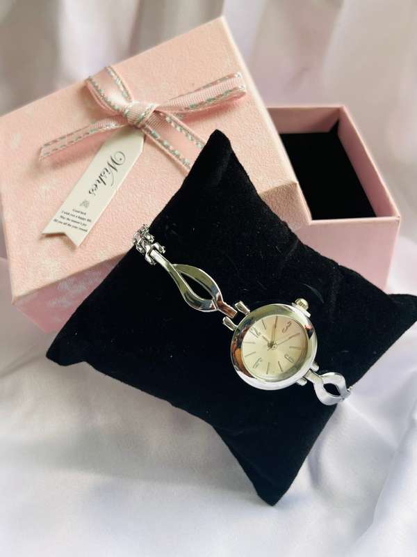 Women`s Silver Chain Link Watch
