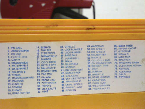 76 IN 1 NES / 8 BIT / FAMICOM - CLONE / TV GAME / GOLDEN CHINA / RETRO