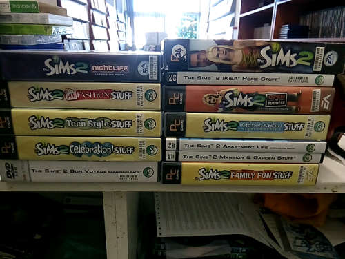 THE SIMS 2 BUNDLE PC (GAME AND 11 EXPANSIONS)