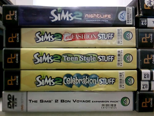 THE SIMS 2 BUNDLE PC (GAME AND 11 EXPANSIONS)