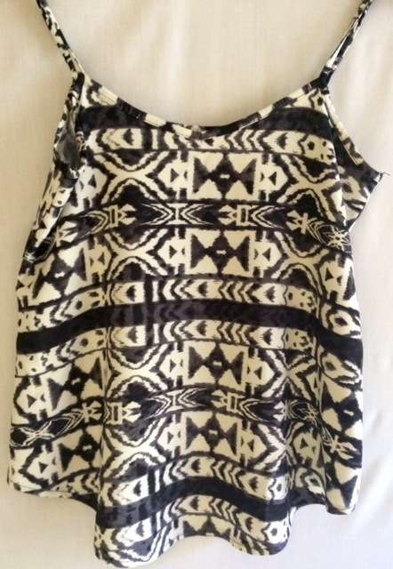 TOP - BLACK AND WHITE - LADIES - CLOTHING