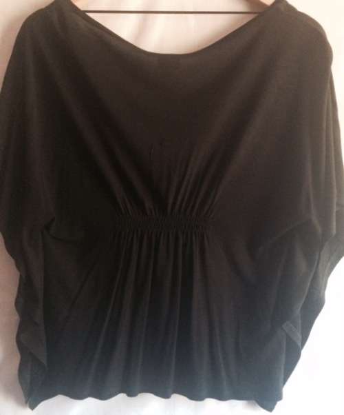 TOP - BLACK - WITH PRINT - LADIES - SIZE SMALL - LADIES CLOTHING - CLOTHING