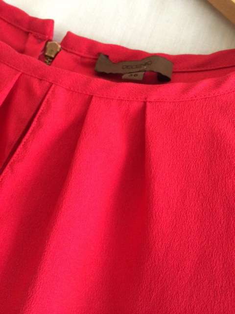 FLOWY TOP - RED - DECENIO - SIZE SMALL - LADIES CLOTHING - CLOTHING