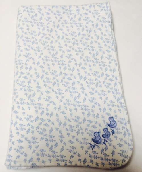 RECEIVING BLANKET - BLUE AND WHITE DOUBLE SIDED -BABY