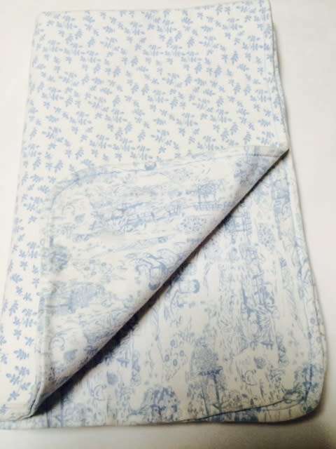 RECEIVING BLANKET - BLUE AND WHITE DOUBLE SIDED -BABY