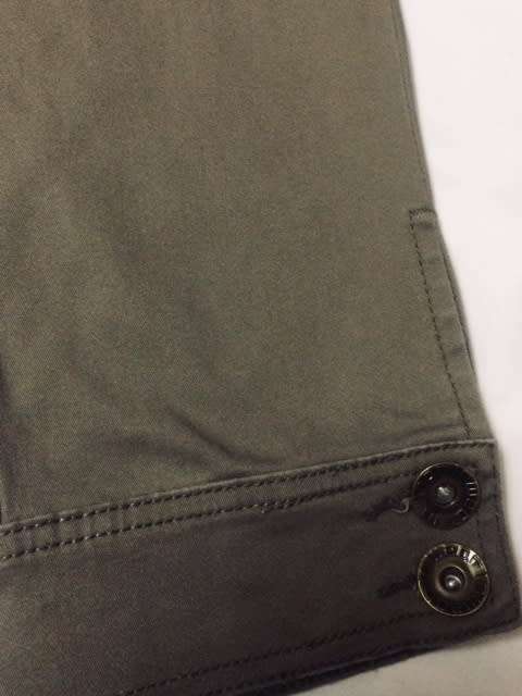 CAPRI SHORTS - KNEE LENGTH - SIZE 32 (8) - LADIES - SHORTS - CLOTHING
