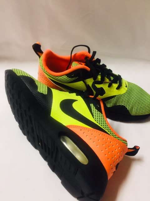 SHOES - TAKKIES - SNEAKERS - BOYS - NIKE - NIKE AIR - SIZE 3 (SA)