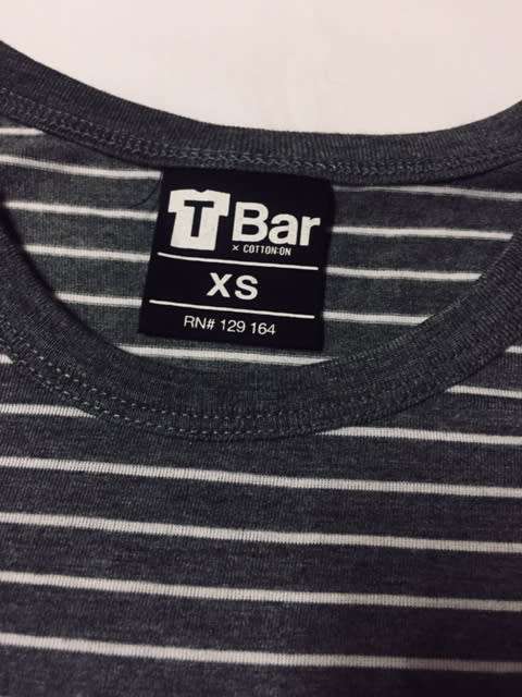 T-SHIRT - TOP - STRIPES  - TEENAGE GIRL - CLOTHING - LADIES - SIZE X-SMALL