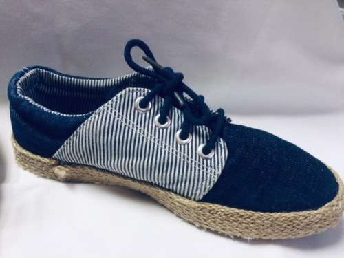 SHOES - BOYS - KIDS - SIZE 2 - DENIM LOOK