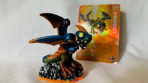 SKYLANDERS FIGURINES - GAMING - GAMES - ACTION AND ADVENTURE