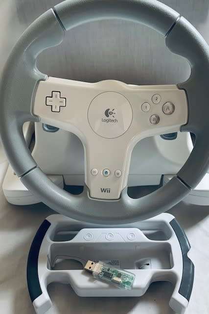 LOGITECH SPEED FORCE WIRELESS - FORCE FEEDBACK RACING WHEEL - Wii