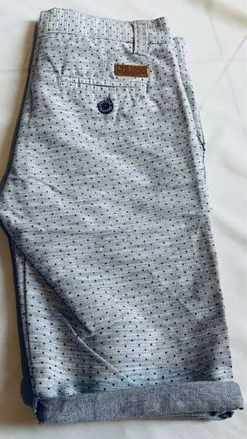 SHORTS - KNEE LENGTH - BOYS - KIDS - SIZE 9/10 YEARS OLD