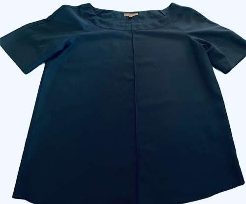 TOP - LADIES - SIZE SMALL - FLOWY TOP - DECENIO TOP - SHORT SLEEVE