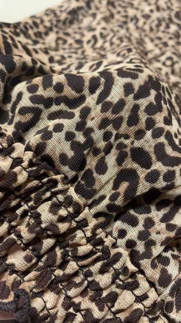 TOP - ANIMAL PRINT - SIZE 32 - LADIES - COLD SHOULDER SLEEVE - 3/4 SLEEVE