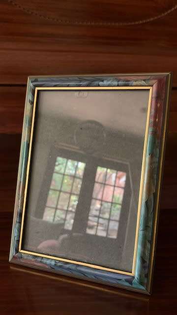 PHOTO FRAME - GREEN TRIM