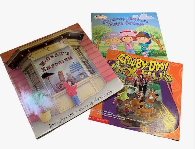 STRAWBERRY SHORTCAKE - SCOOBY DOO - MC GRAW`S EMPORIUM - JIM AYLESWORTH - 3 BOOKS R95.00