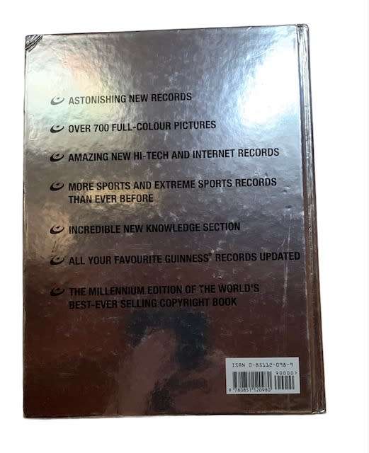 GUINNESS WORLD RECORDS 2000 - MILLENNIUM EDITION - HARDCOVER