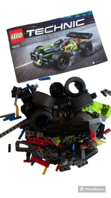 LEGO Technic #42072 - Pre Owned - Booklet Included