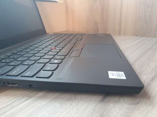 Lenovo ThinkPad E15 Notebook - Core i7-10510U / 15.6" FHD / 16GB RAM.