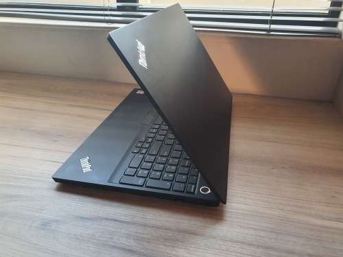 Lenovo ThinkPad E15 Notebook - Core i7-10510U / 15.6" FHD / 16GB RAM.