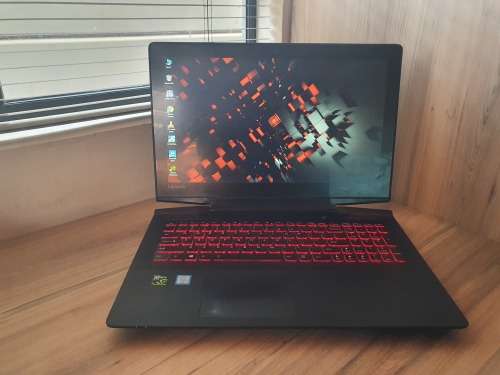 Lenovo IdeaPad Y700 Gaming Laptop