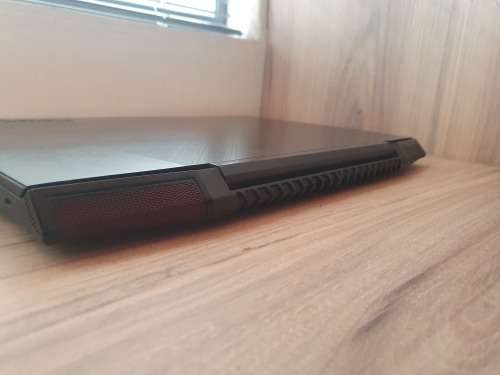 Lenovo IdeaPad Y700 Gaming Laptop