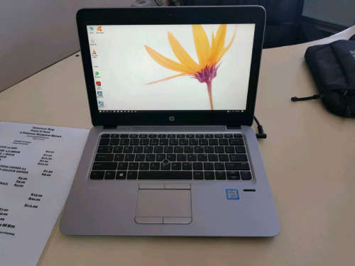 Hp Elitebook 820 G4 i5 7300u/ 256Gig M.2/ 8Gigs Ram+ Free Laptop Bag
