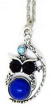 Beautiful Dangling Retro Very Cute Owl Charm With Rhinestones Necklace